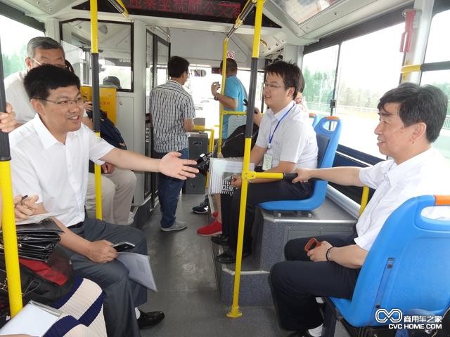 撫順市政府副秘書長孟憲智實(shí)車體驗 商用車之家訊