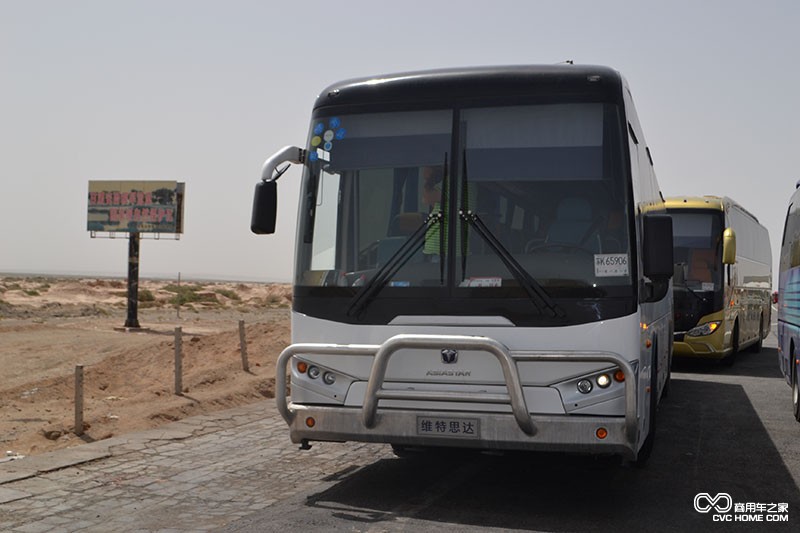 亞星YBL6127“百變金剛”團(tuán)體車 商用車